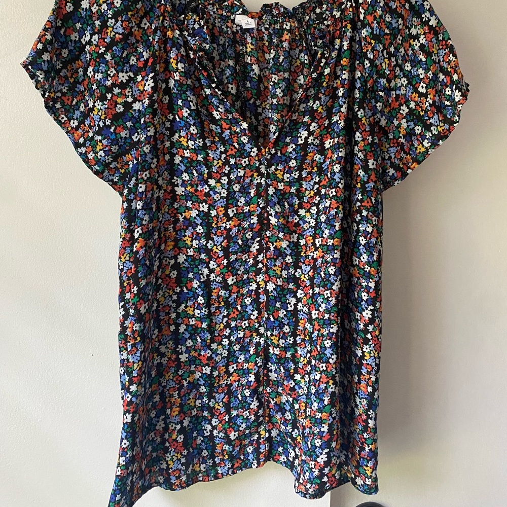 Gap short Sleeved Sheer Floral Shirt